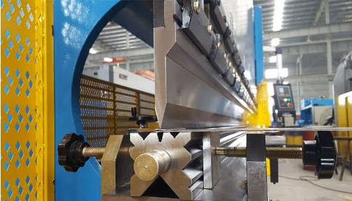 Cơ Khí Trường Thịnh - Cắt inox tấm theo yêu cầu