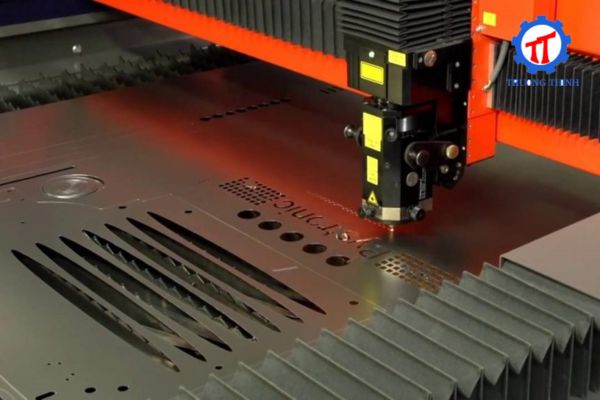 Advantages of Custom Aluminum Sheet Cutting